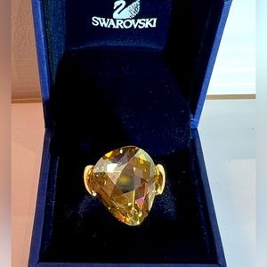 Swarovski authentic ring / gold 
Size 55 💎